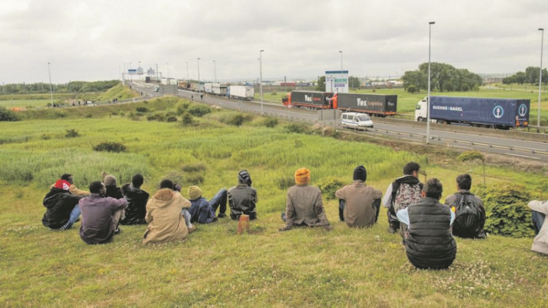 PROBLEM: Migrants at the Calais border have been attempting to illegally enter the UK