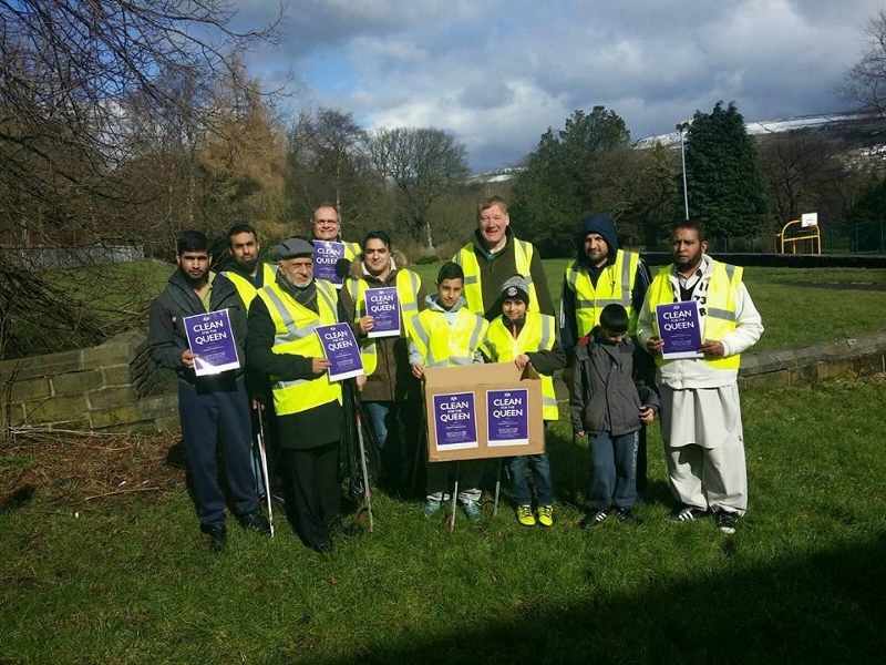 CLEAN FOR THE QUEEN: Keighley and Ilkley MP Kris Hopkins (back row, third from right) with ‘Clean for the Queen’ volunteers in Devonshire Park