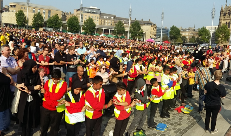 2331 TURNOUT: A huge crowd of potential record breakers gathered in Bradford’s City Park