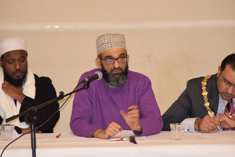 INFORMATIVE: Dr Hafiz Ather Hussain al-Azhari addresses the audience about the dangers of radicalisation