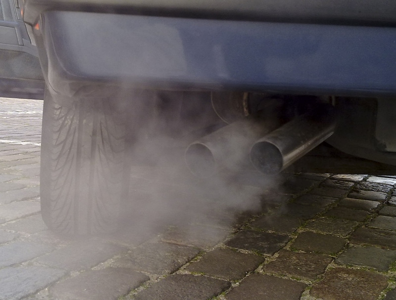 ENVIRONMENTAL DAMAGE: Health experts have said that local authorities should consider lower speed limits, clean air zones and even redesign speed bumps to improve air quality