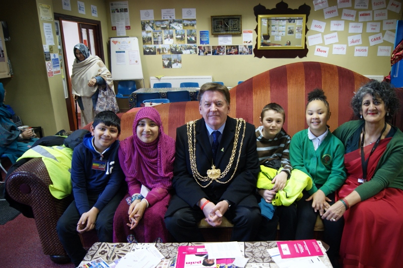 The Lord Mayor of Leeds, Gerry Harper, with students from Bankside Primary School