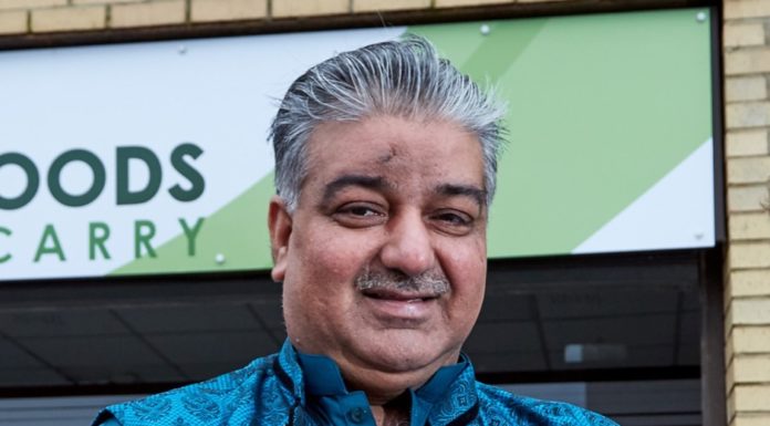 Top Man: Saleem Akhtar awarded prestigious international award at Earl’s Court