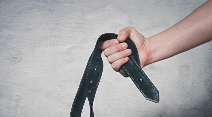 10-year-old girl killed by father using her belt and manteau