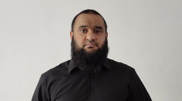 SCANDAL: “I caught my HALAL butchers selling HARAAM chicken”
