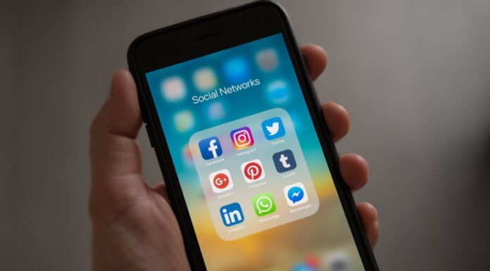 WhatsApp SCAM: Users urged to be wary over ‘friend in need’ fraud