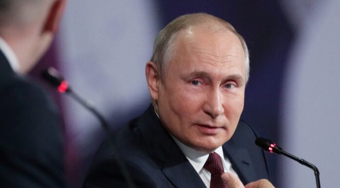 Celebrating democracy and diversity: Putin’s Ukrainian failure and plan continuation bias
