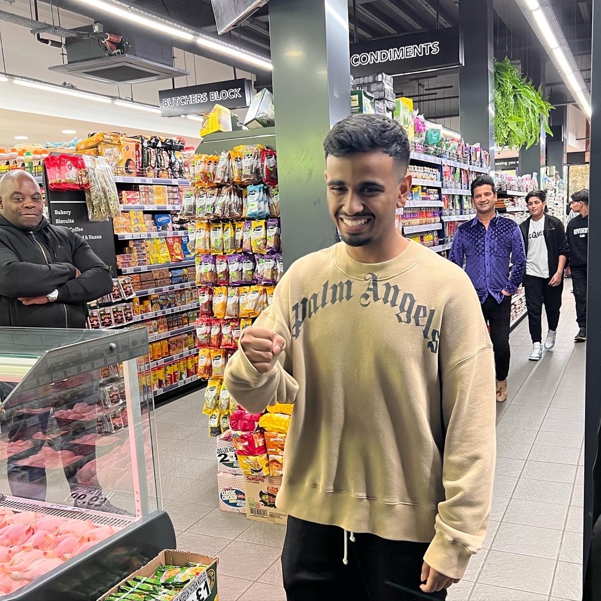 asian-express-newspaper-sensational-dubai-social-media-star-money