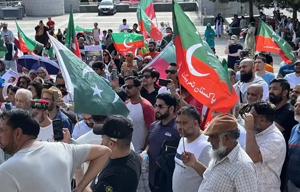 RATTLING CAGES: Leeds rally spins highlight on Pakistan’s political corruption