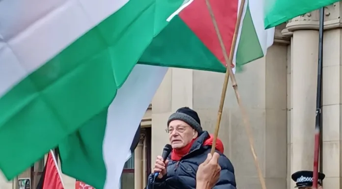 RALLY: Government urged to pressure Israel into opening talks and discussing a solution
