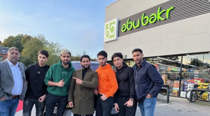 Mo Vlogs visit at Abu Bakr Supermarket becomes a success for children’s charity