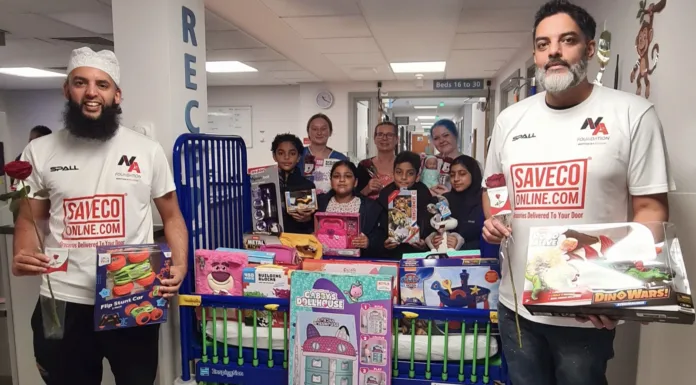 Roses and toys handed out across Bradford and Keighley to mark Mawlid